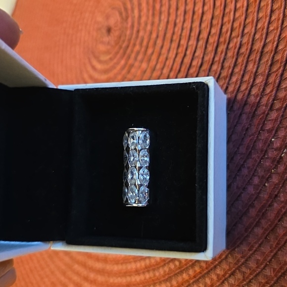 Sterling Silver Ring - Picture 7 of 8